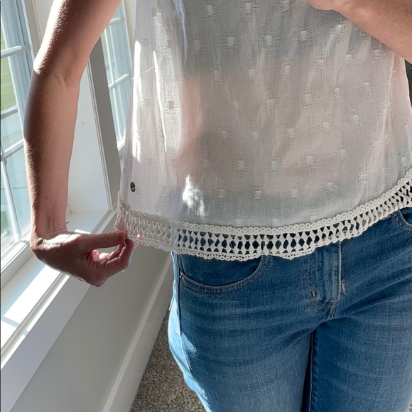 White blouse - Picture 3 of 4